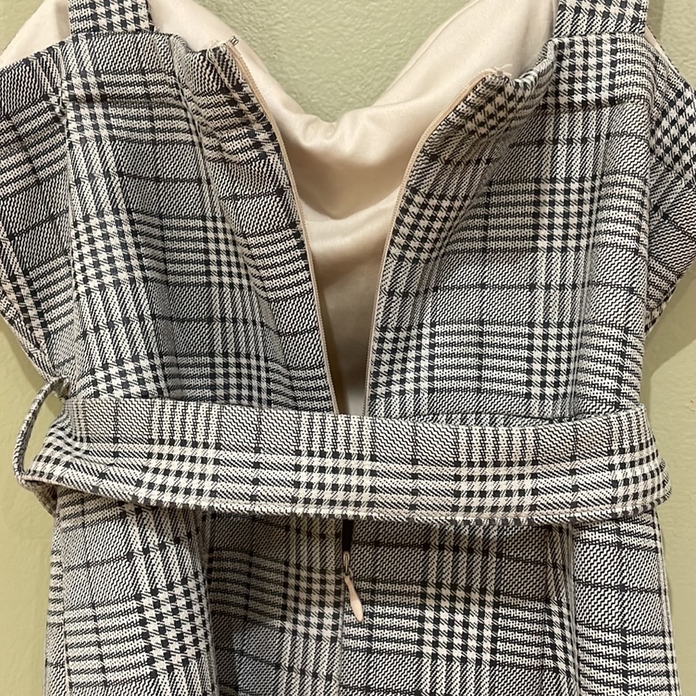 NWOT FASHION NOVA Dress 🤍 - Picture 6 of 7